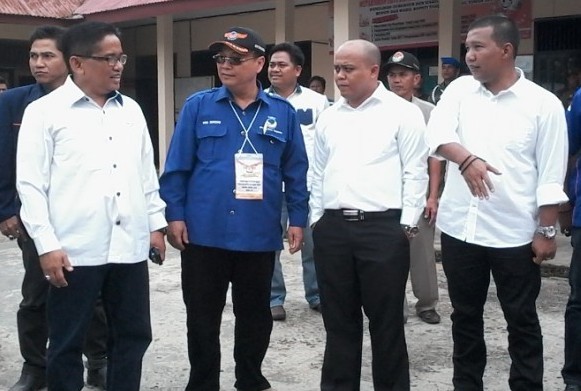 H Bakri, Isroni, Roby dan Romi Haryanto